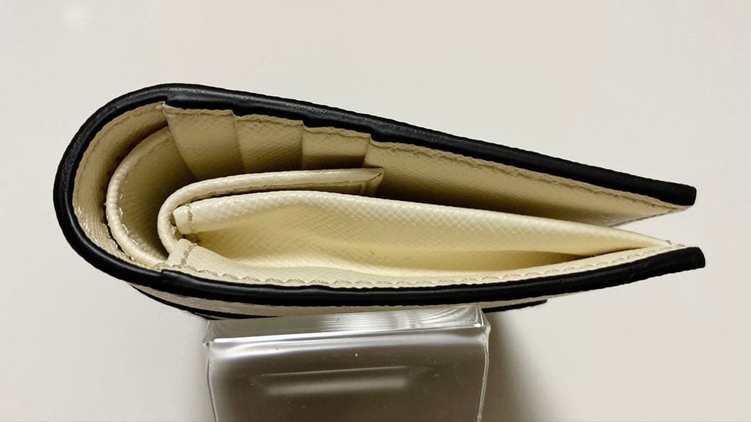 【美品】MARNI 二つ折財布　マルチカラー