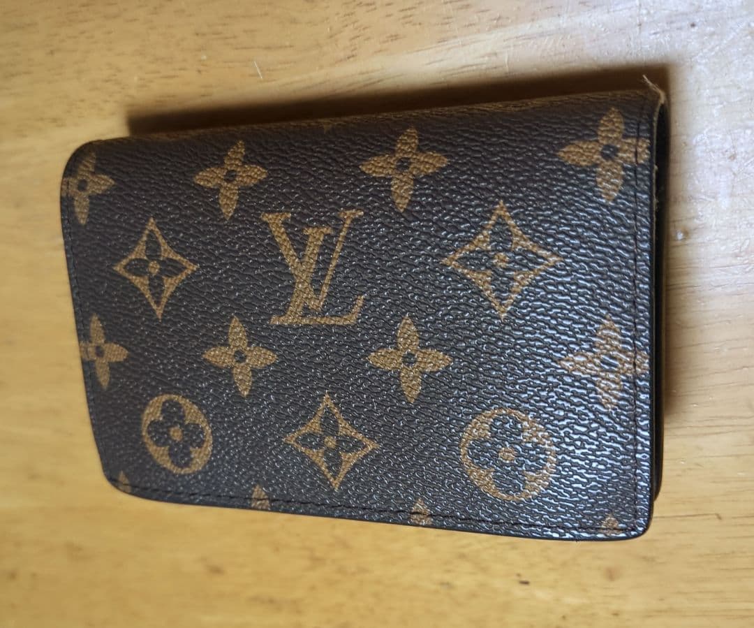 LOUIS VUITTON２つ折り財布　最終値下げ！