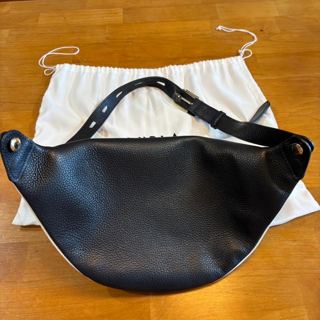 FURLA ボディバッグ
