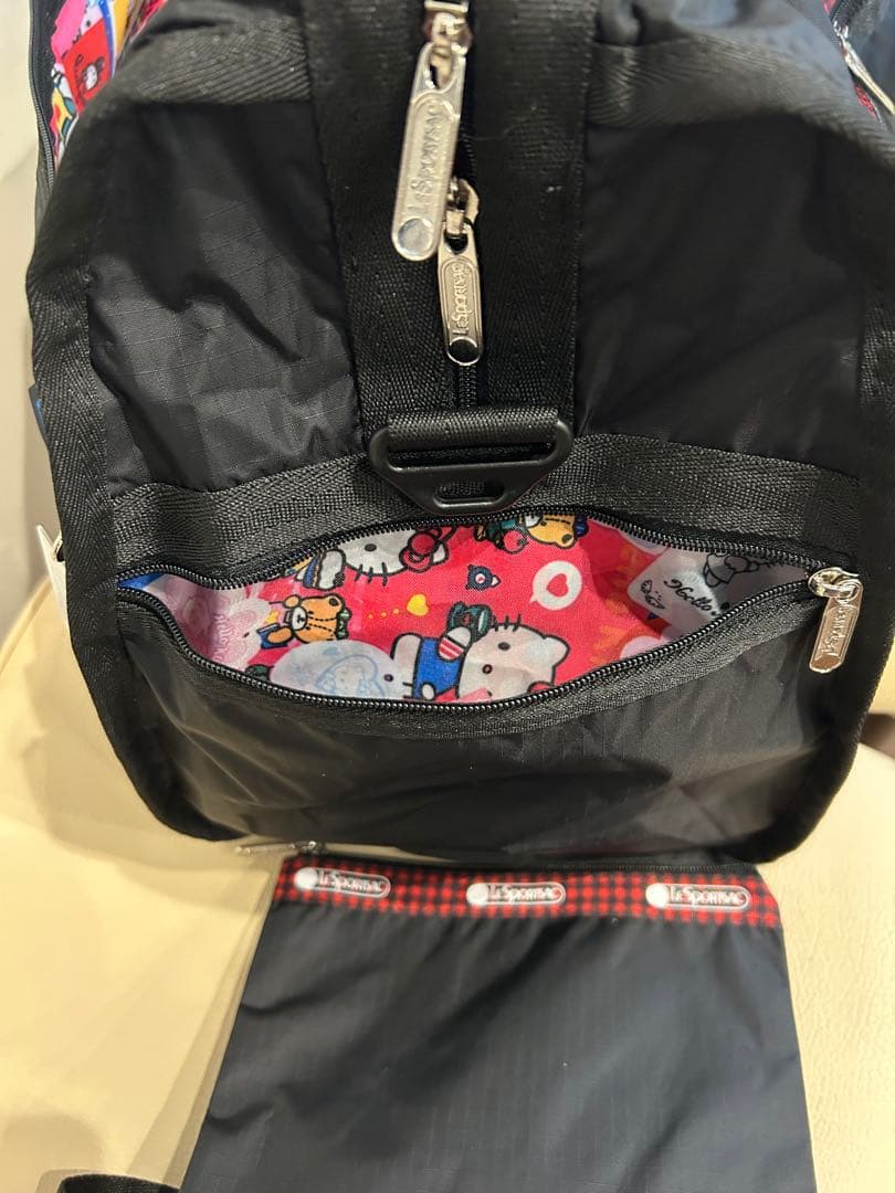 レスポートサックハローキティ ボストンバッグ旅行用バッグポーチ付き　ブラック