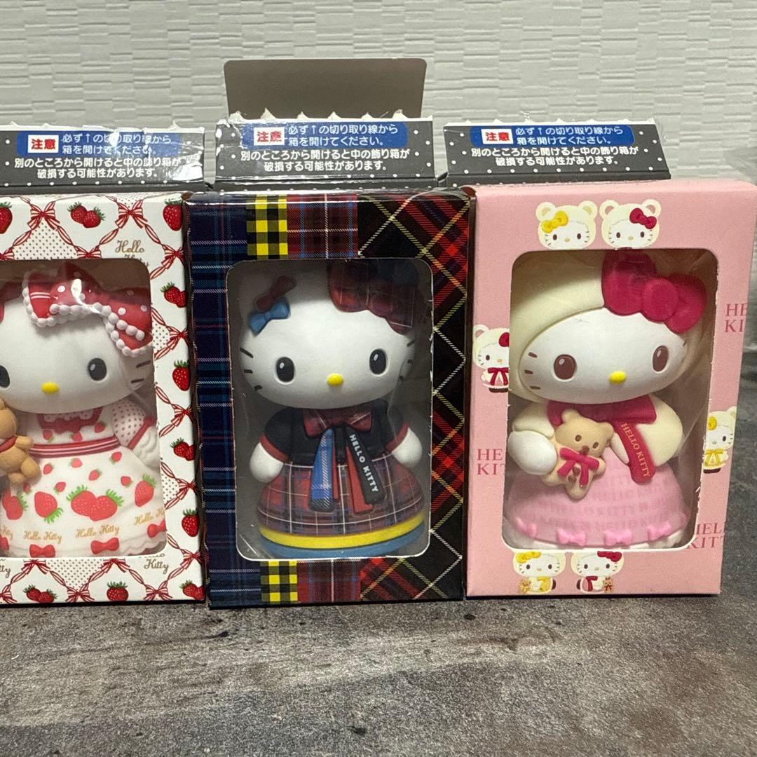 HELLO KITTY シークレットバースデードール ミニマスコット キティ