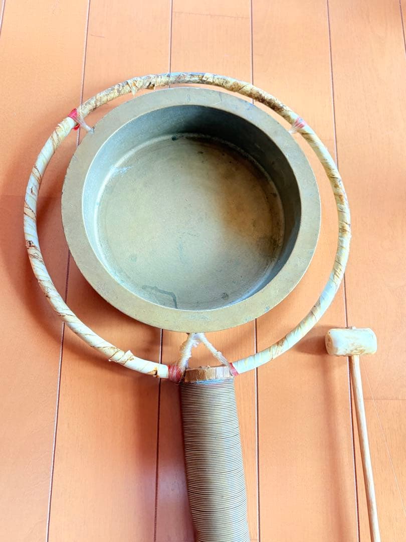 阿波踊り　鉦カネ 鳴物 鼓鉦 鐘　金具.木製柄持ち手 バチ付き だんじり