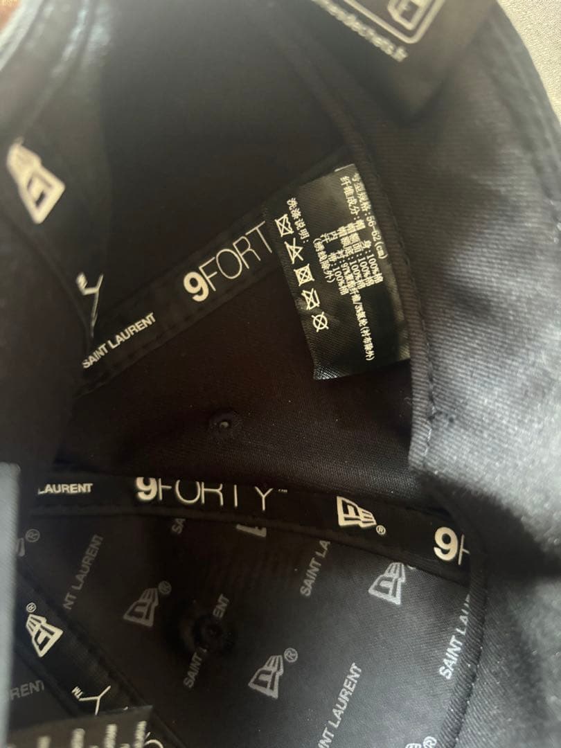 YSL 黒 キャップ　イブランローラン