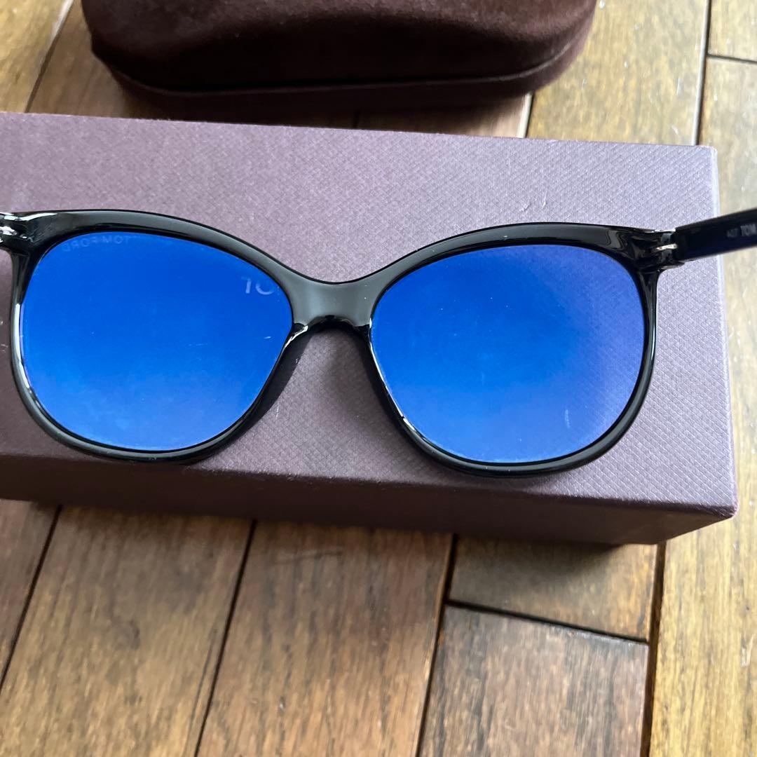 TOM FORD サングラス ブラックフレーム ブルーグラデーション