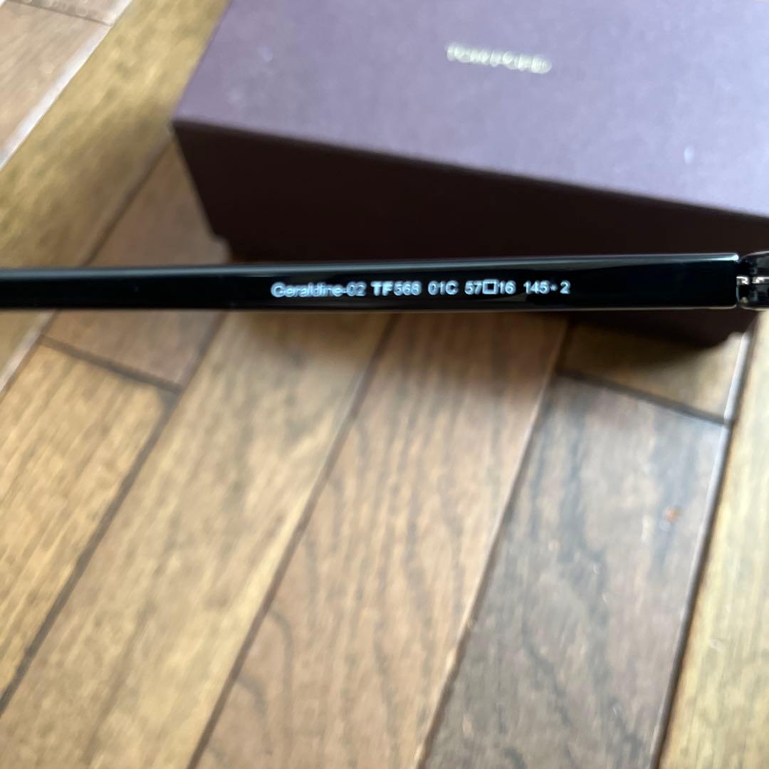 TOM FORD サングラス ブラックフレーム ブルーグラデーション