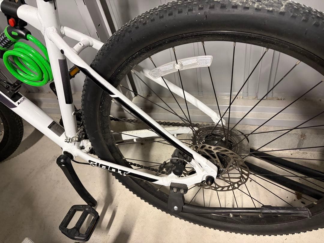 Giant 27.5インチ マウンテンバイク ホワイト