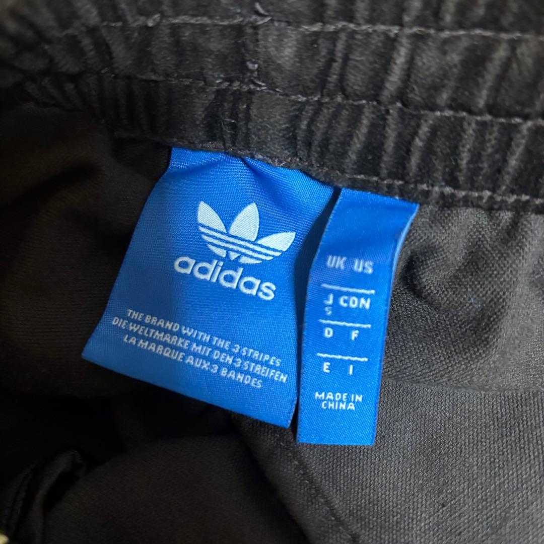 adidas originals ベロア トラックパンツ