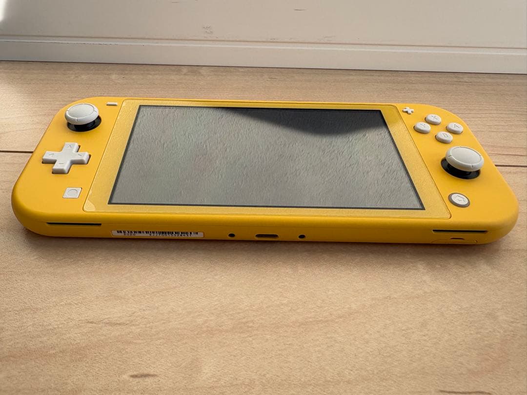 任天堂　switch lite イエロー