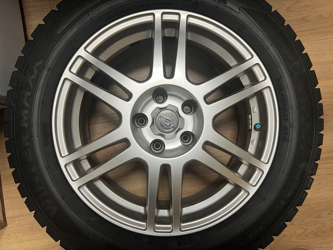 225/55R/17 DUNLOP スタッドレスタイヤ ホイール付き4本セット