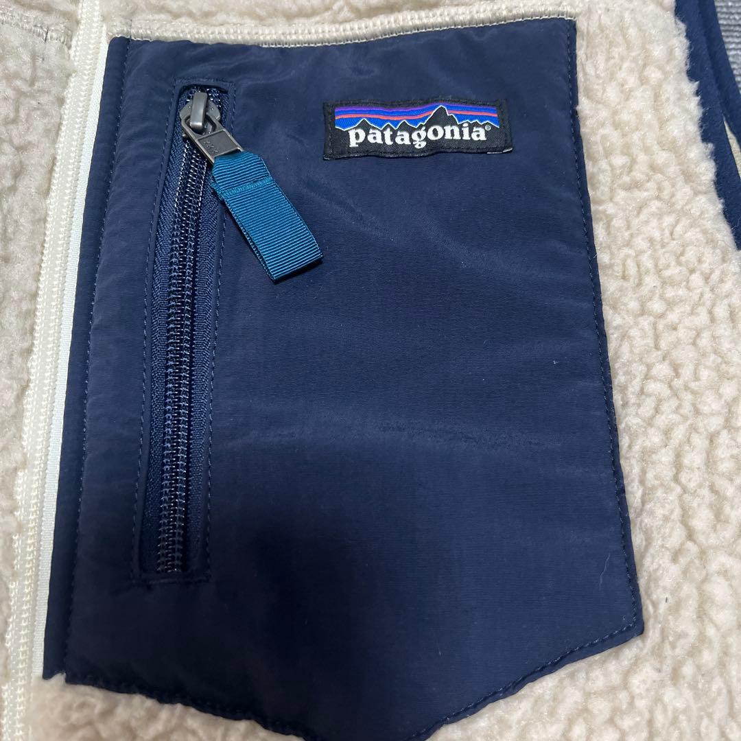 patagonia フリースベスト アイボリー/ネイビー