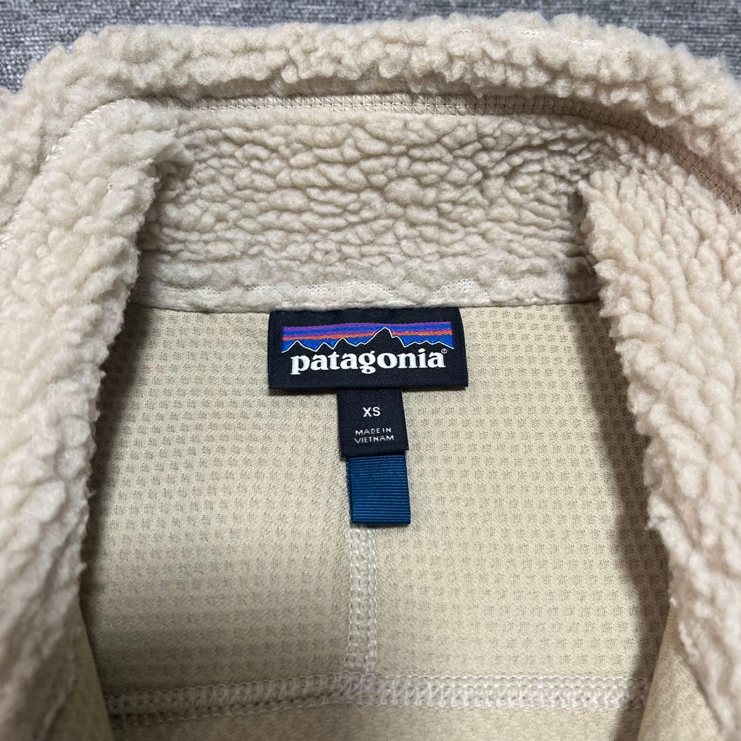 patagonia フリースベスト アイボリー/ネイビー