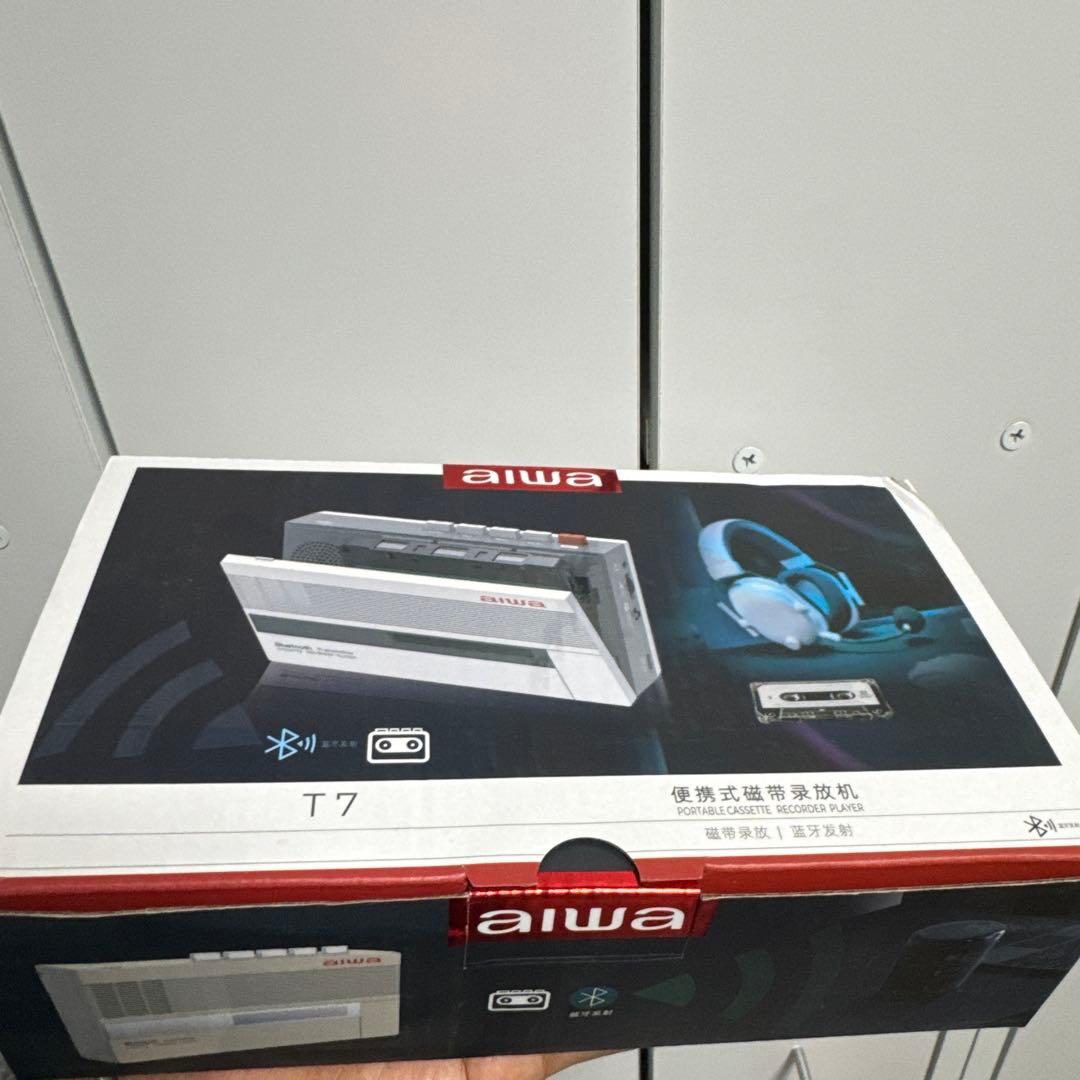 アイワ aiwa Bluetooth機能 充電式　カセットプレーヤー イヤホン付