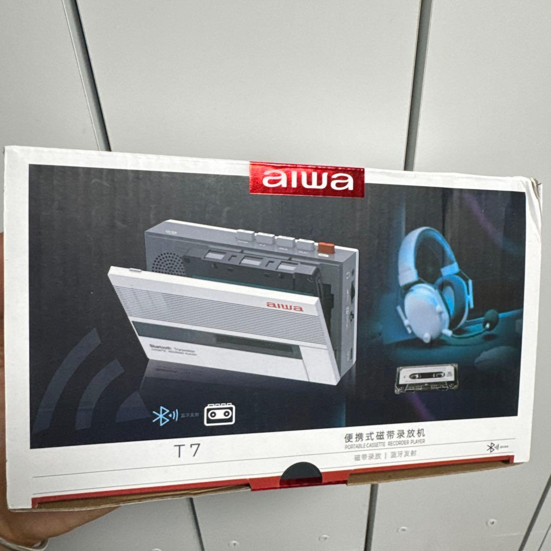 アイワ aiwa Bluetooth機能 充電式　カセットプレーヤー イヤホン付