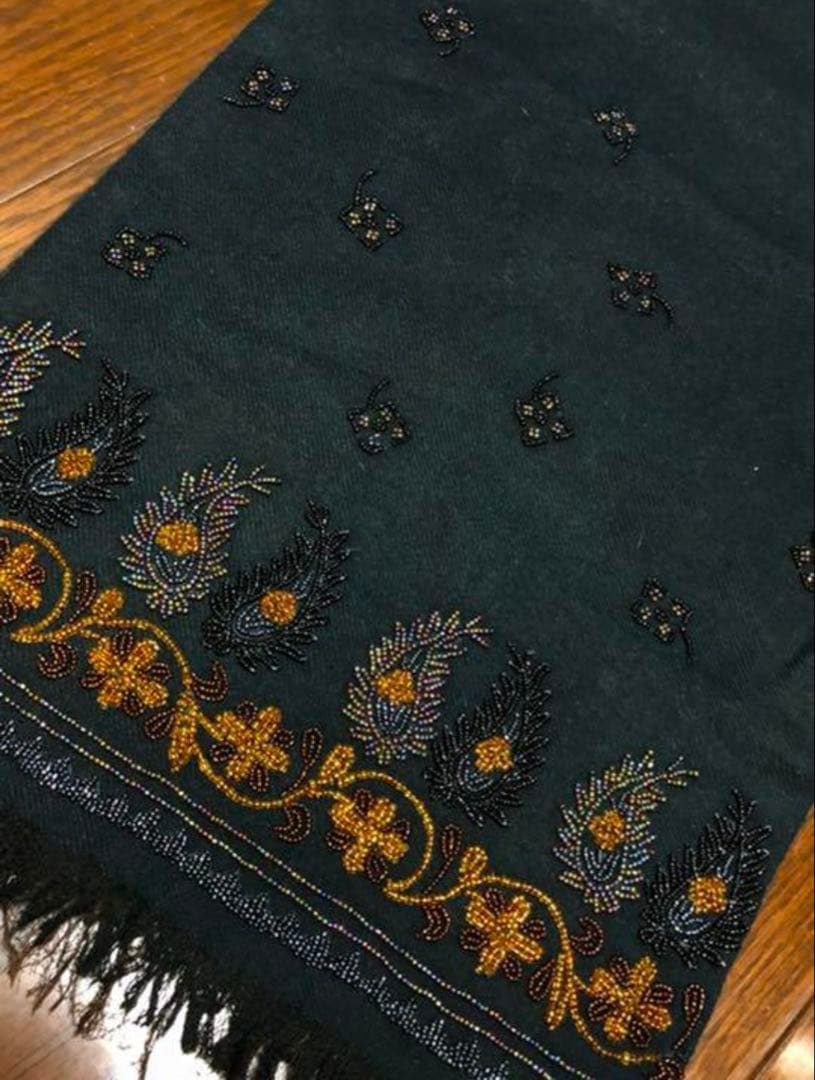 ドリス ヴァン ノッテン の刺繍入りストール