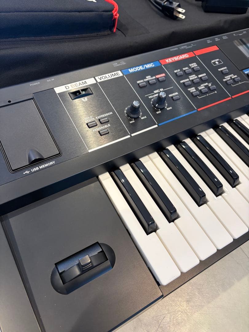 ローランド モバイル・シンセサイザー JUNO-Di ケース付　美品