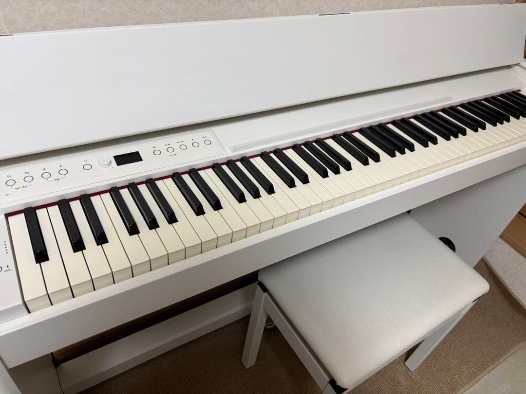 ローランド　電子ピアノ　F701　 2021年製　88鍵盤　椅子付