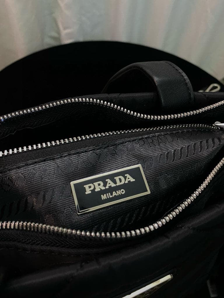 PRΑdA キルティングショルダーバッグ ブラック