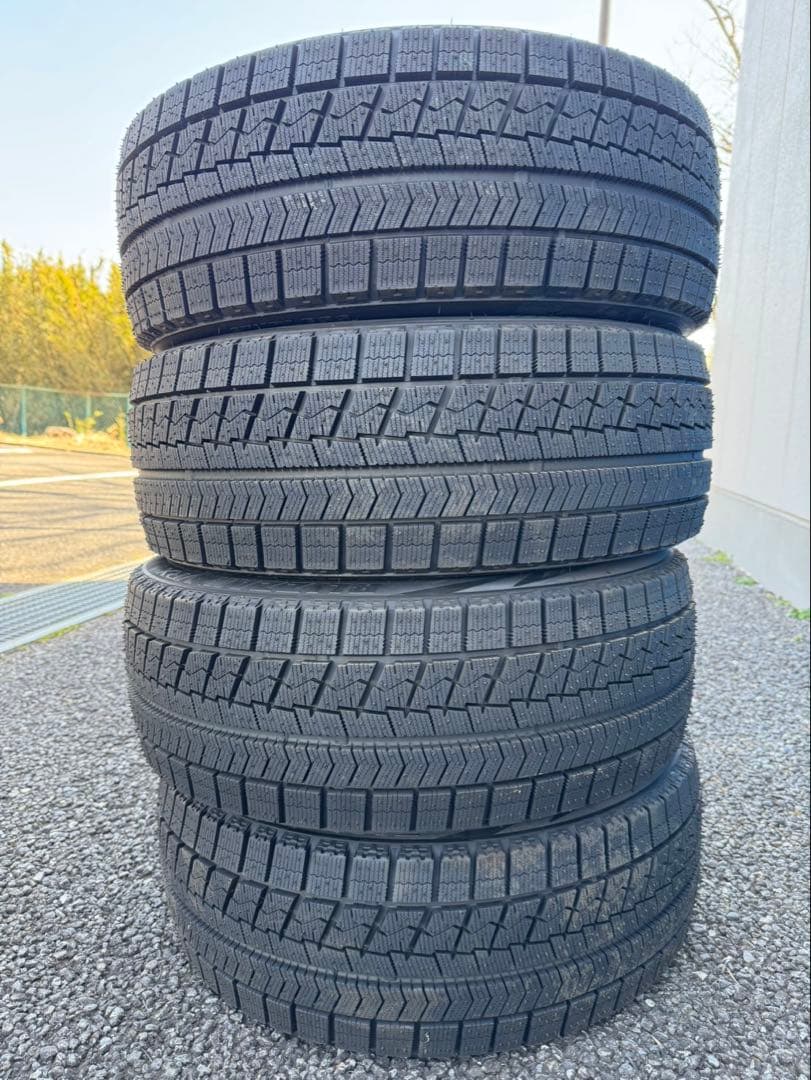 ①BLIZZAKVRX（ブリザック VRX）225/45R18 2/4本未使用品