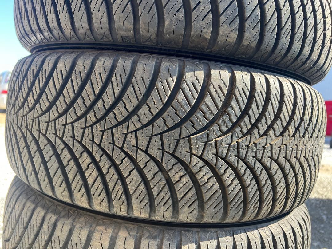 ダンロップ　オールシーズン　マックス　205/55r16 23年 8.5部山