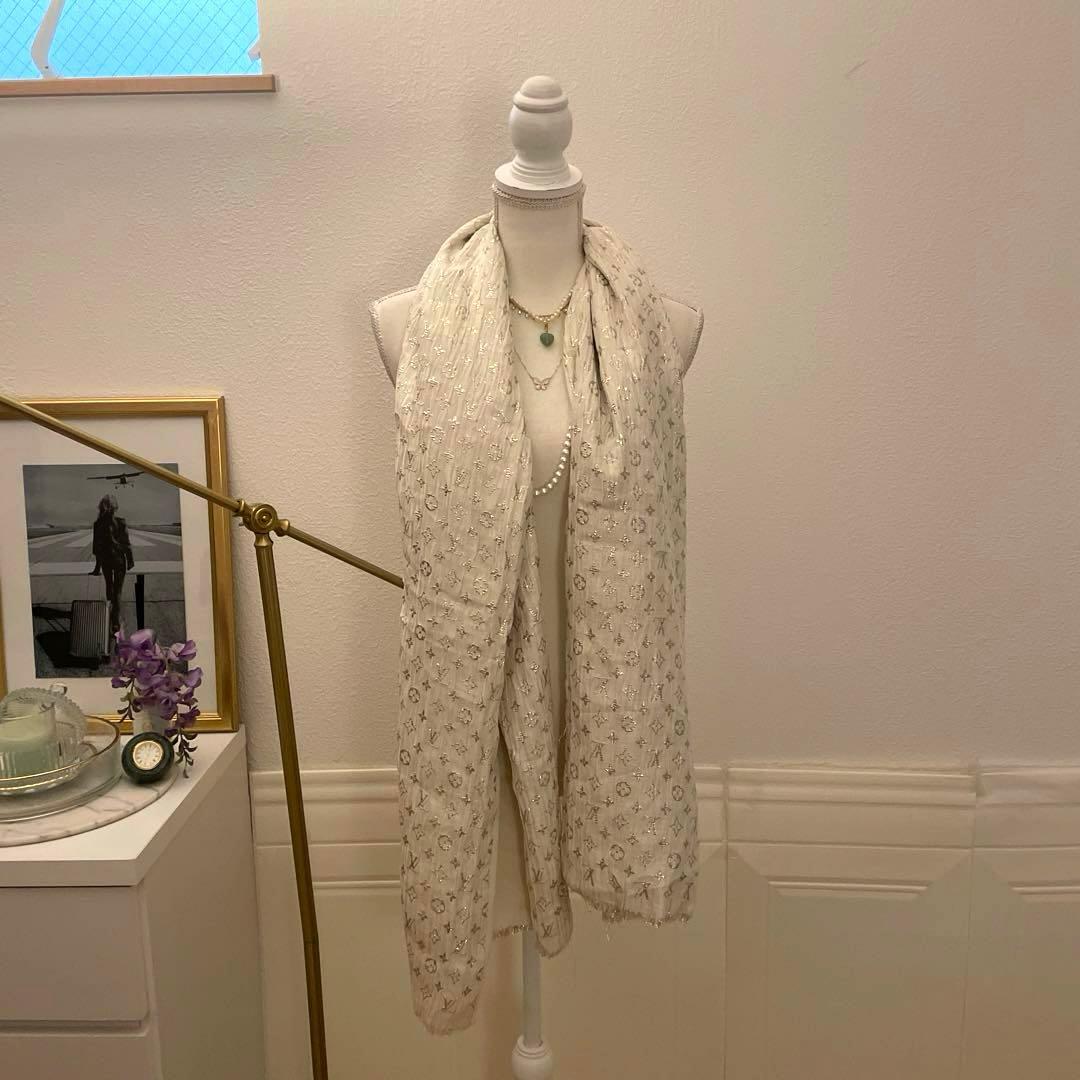 【12万円】LOUIS VUITTON シルクゴールド刺繍　大判ストールマフラー
