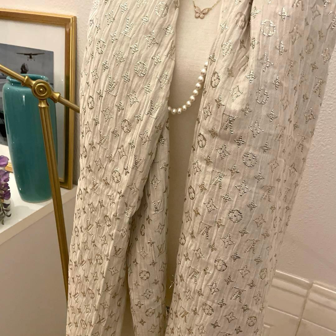 【12万円】LOUIS VUITTON シルクゴールド刺繍　大判ストールマフラー