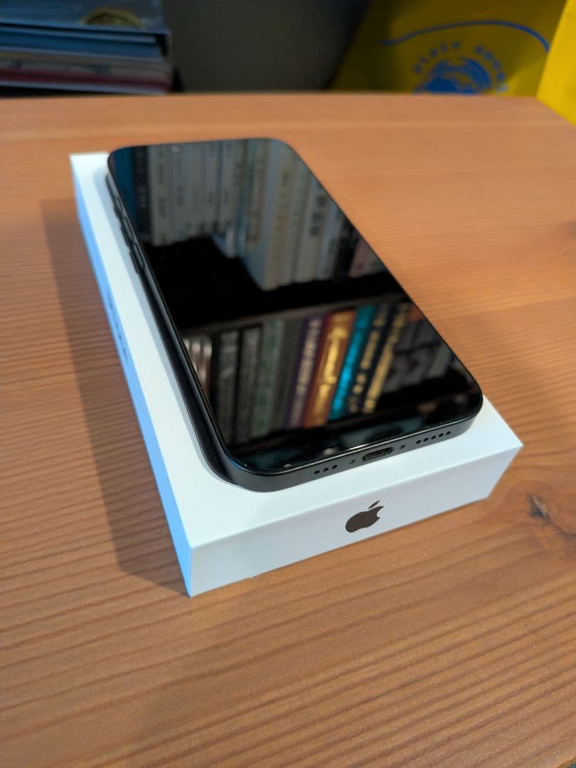 【美品】iPhone 16e Black 128GB