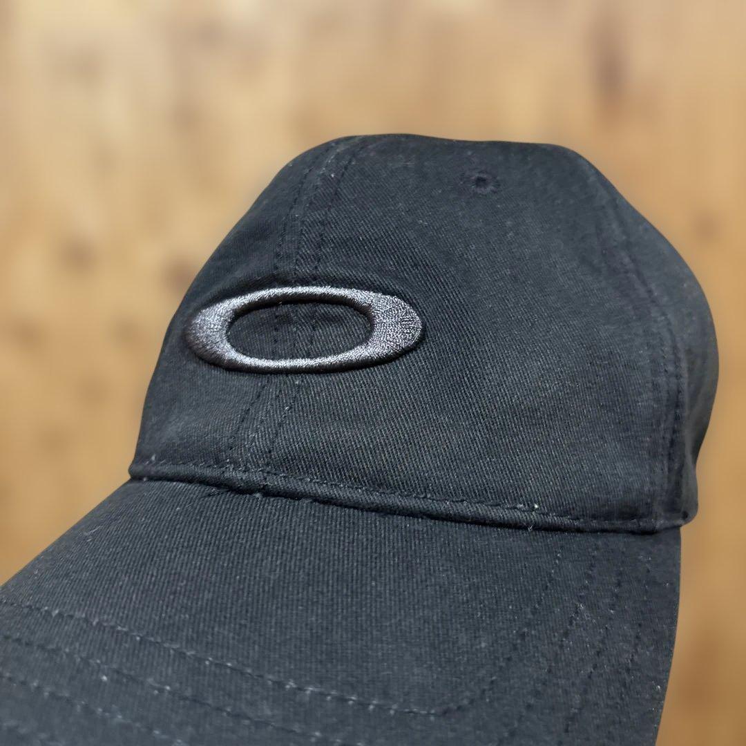 Oakley ブラック キャップ