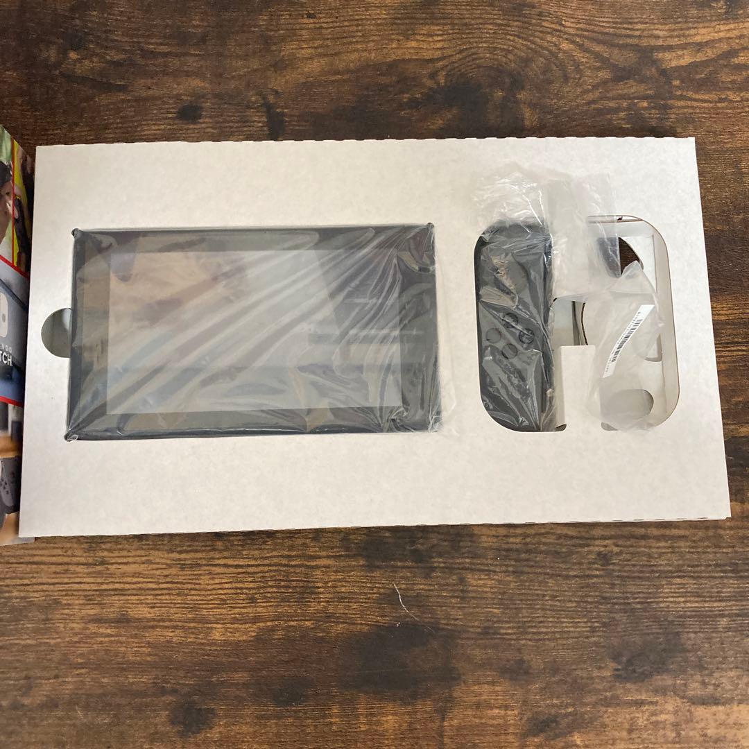 Switch Nintendo Switch R 右Joy-Conはありません。