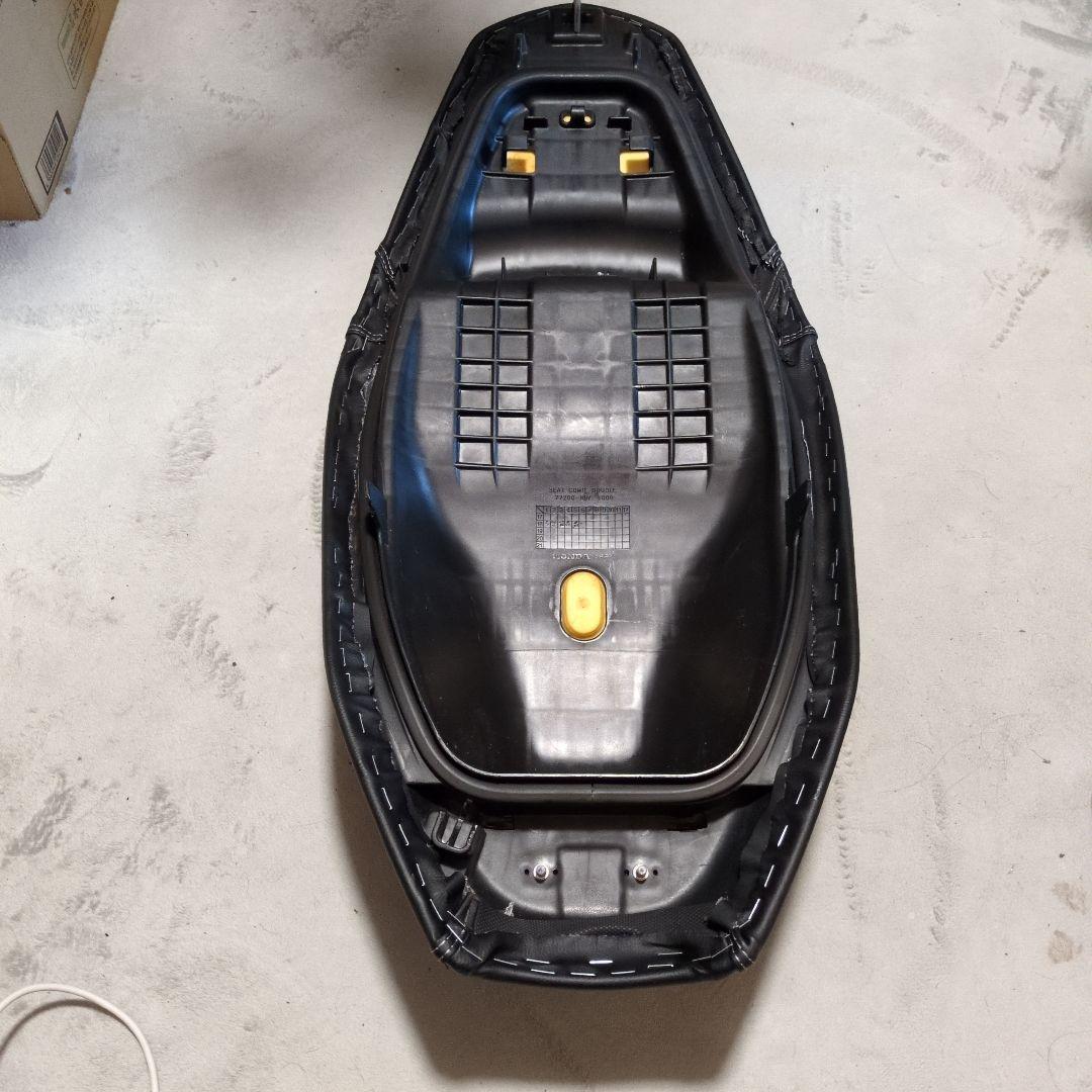 PCX JF81 KF30 純正ベース　ローダウン?シート　送料込