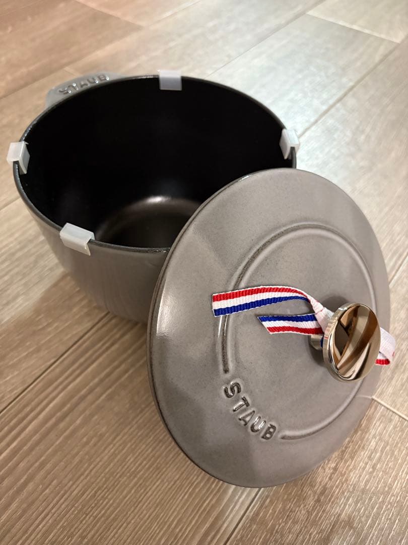 新品未使用！　STAUB ストウブ ラ・ココット de GOHAN 鍋16cm