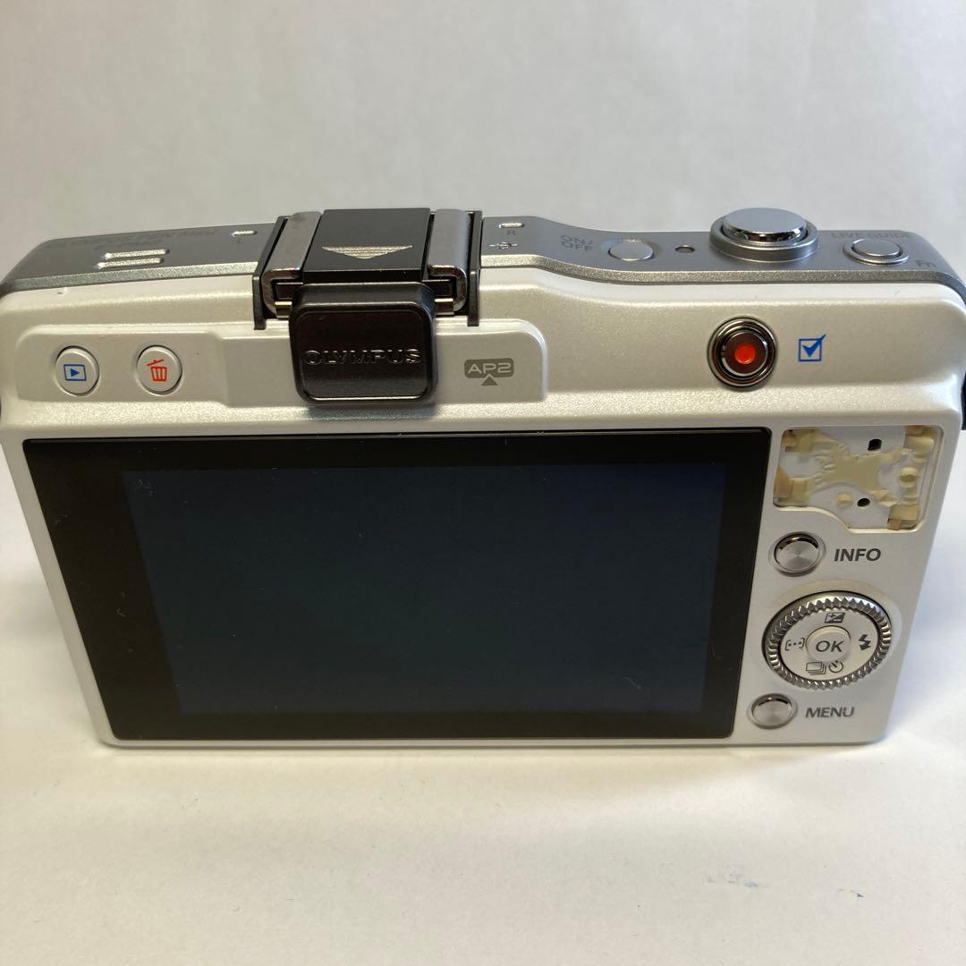 オリンパス　OLYMPUS E-PM2 シルバー カメラ
