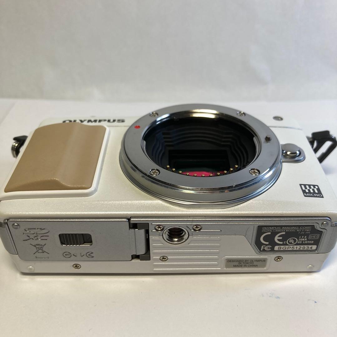オリンパス　OLYMPUS E-PM2 シルバー カメラ
