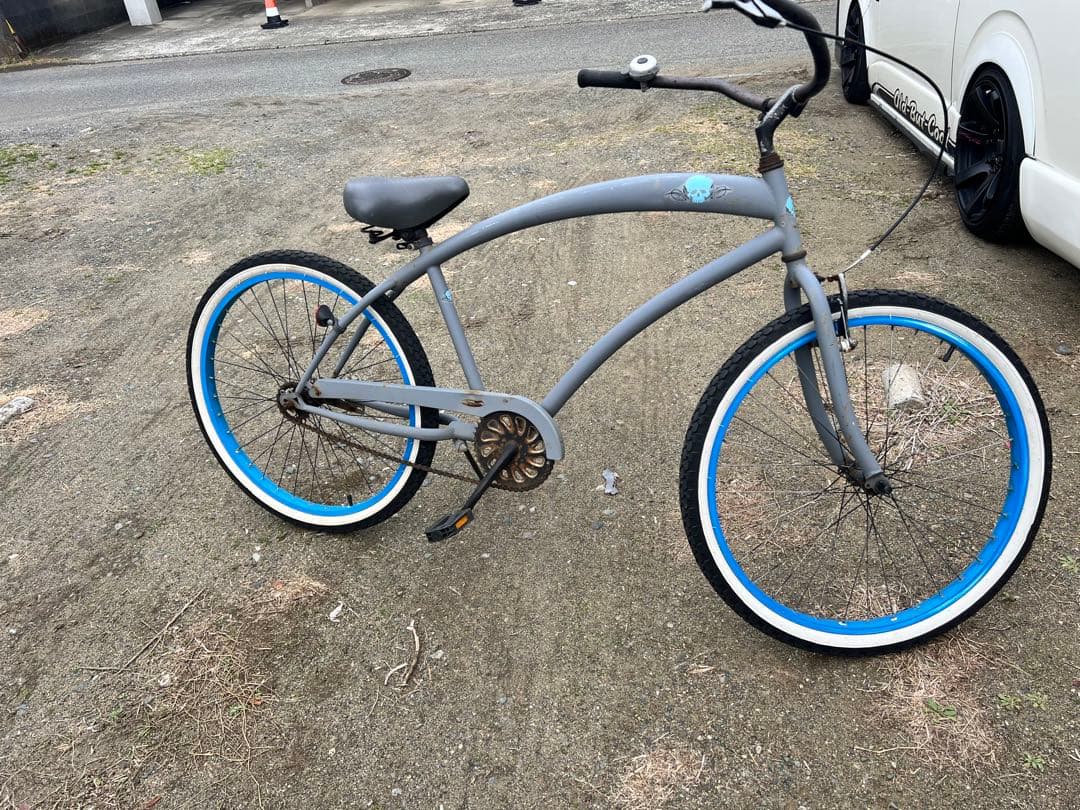 ビーチクルーザー グレー 青ホイール 自転車