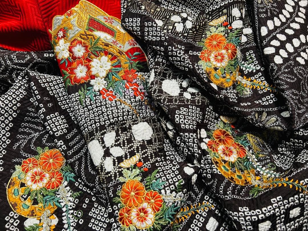 新品　高級な手絞りと素敵な刺繍のお手の込んだ お振袖25点完全フルセット