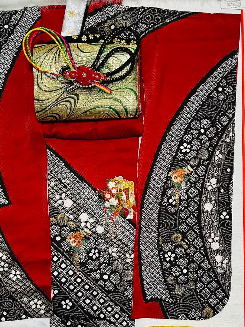 新品　高級な手絞りと素敵な刺繍のお手の込んだ お振袖25点完全フルセット