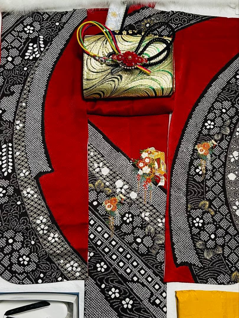 新品　高級な手絞りと素敵な刺繍のお手の込んだ お振袖25点完全フルセット