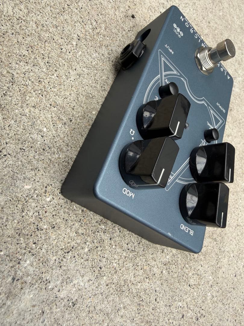 ベース Darkglass Electronics ALPHA OMICRON