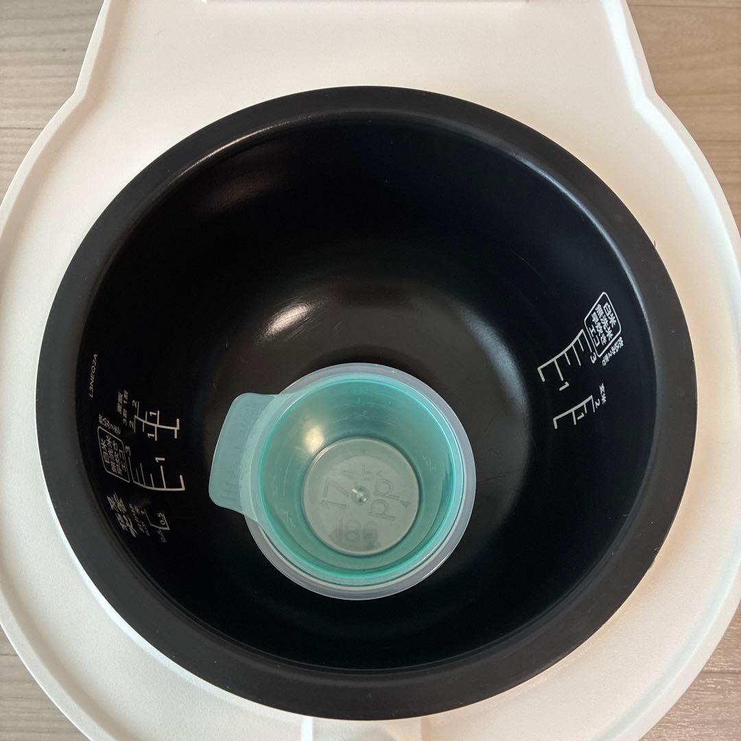 【美品】IRIS OHYAMA アイリスオーヤマ 炊飯器 3合 ホワイト