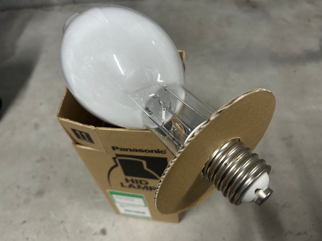 Panasonic マルチハロゲン　MF400L/BUSC/N 新品です