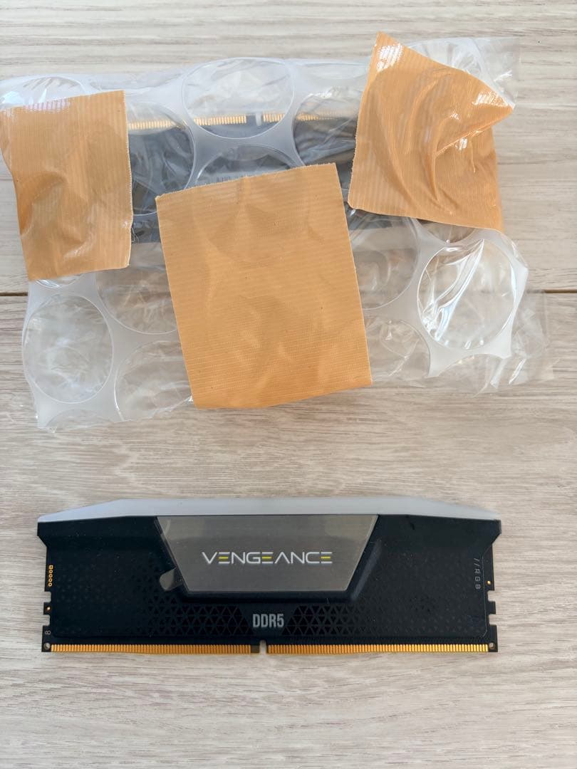 【中古】CORSAIR VENGEANCE RGB DDR5 32GB