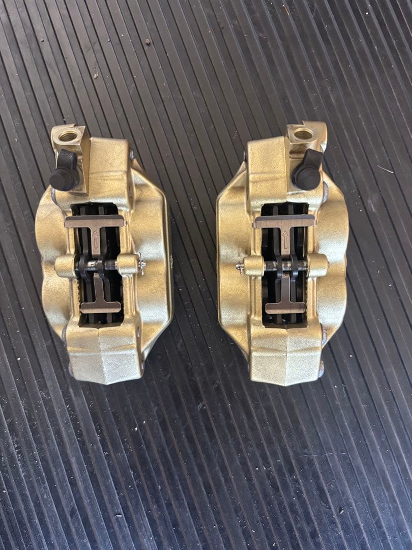 BREMBO 4POT キャリパー　ブレンボ