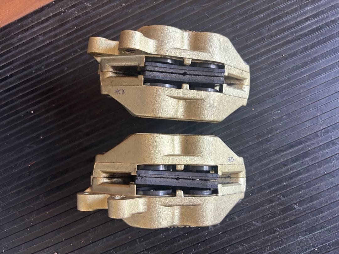 BREMBO 4POT キャリパー　ブレンボ