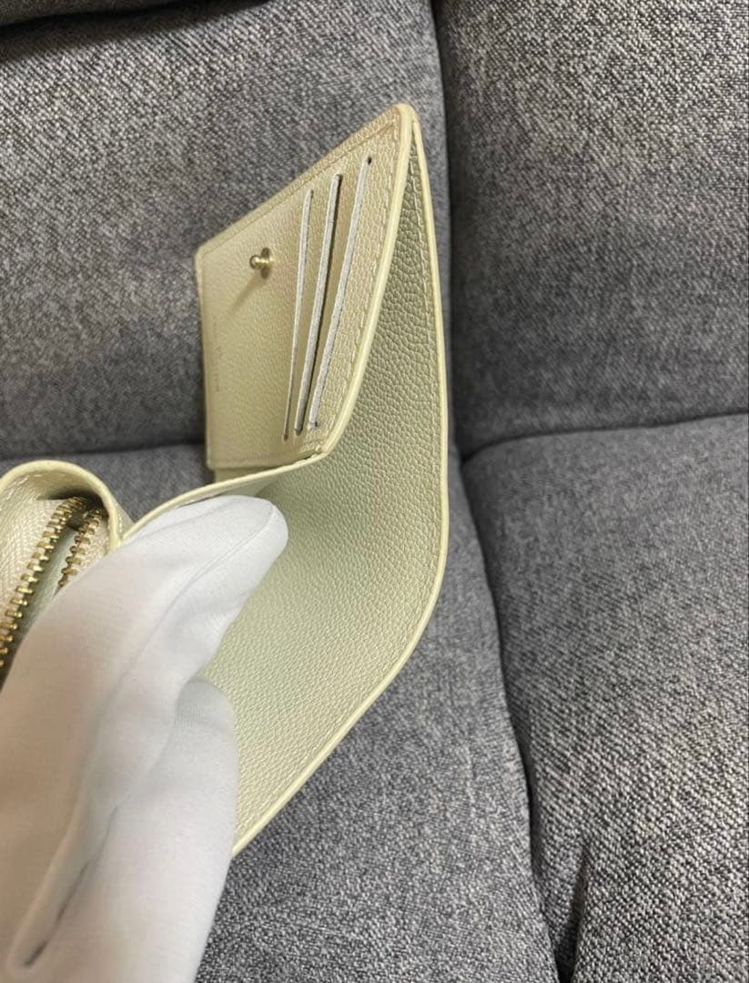 K*様 Louis Vuitton 二つ折り財布 ホワイト/ピンク