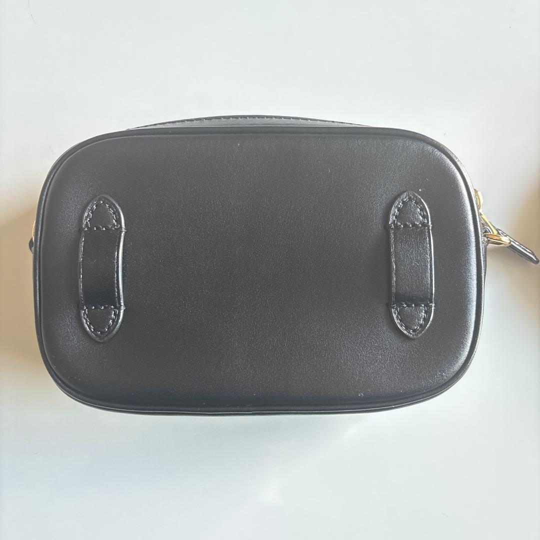 COACH ブラック キルティング ボディバッグ チェーン付き