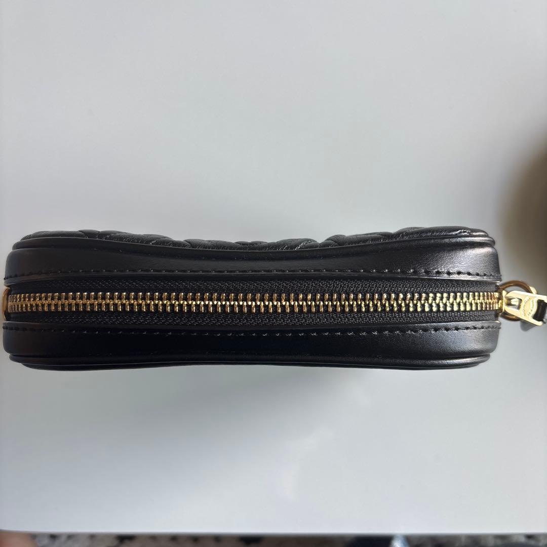 COACH ブラック キルティング ボディバッグ チェーン付き
