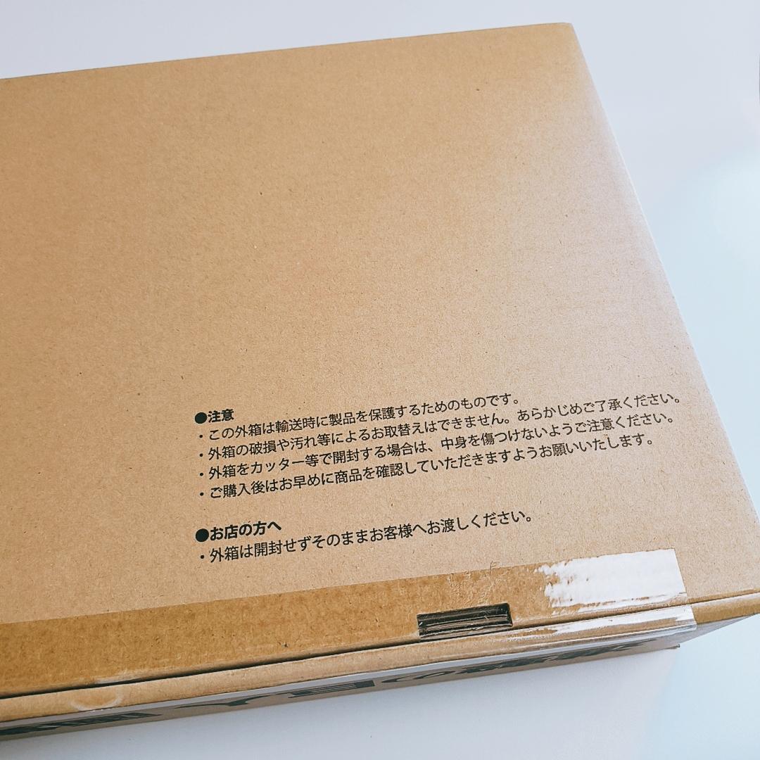 【新品未開封】進撃の巨人 画集 FLY