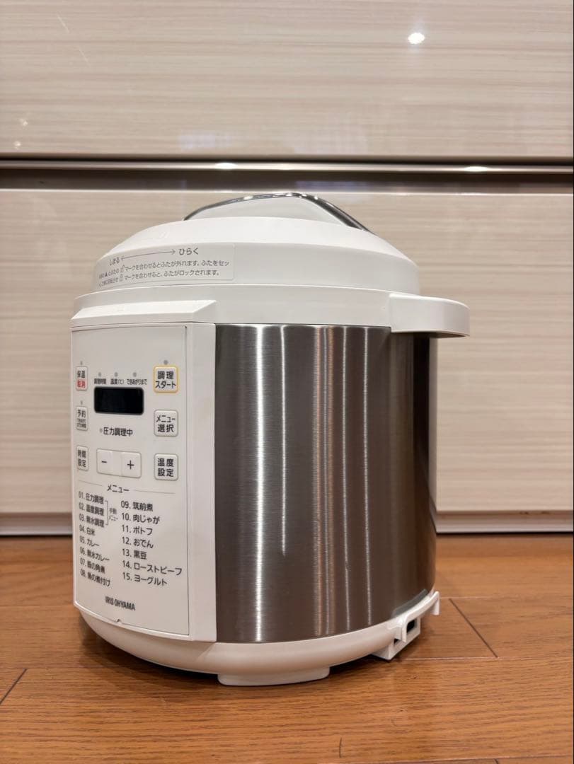 【美品・説明書あり】IRIS OHYAMA 電気圧力鍋 PC-EMA6-W