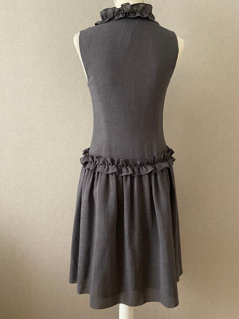 着用数回美品デイジーリンフォクシー　38Dress Frill Lady グレー