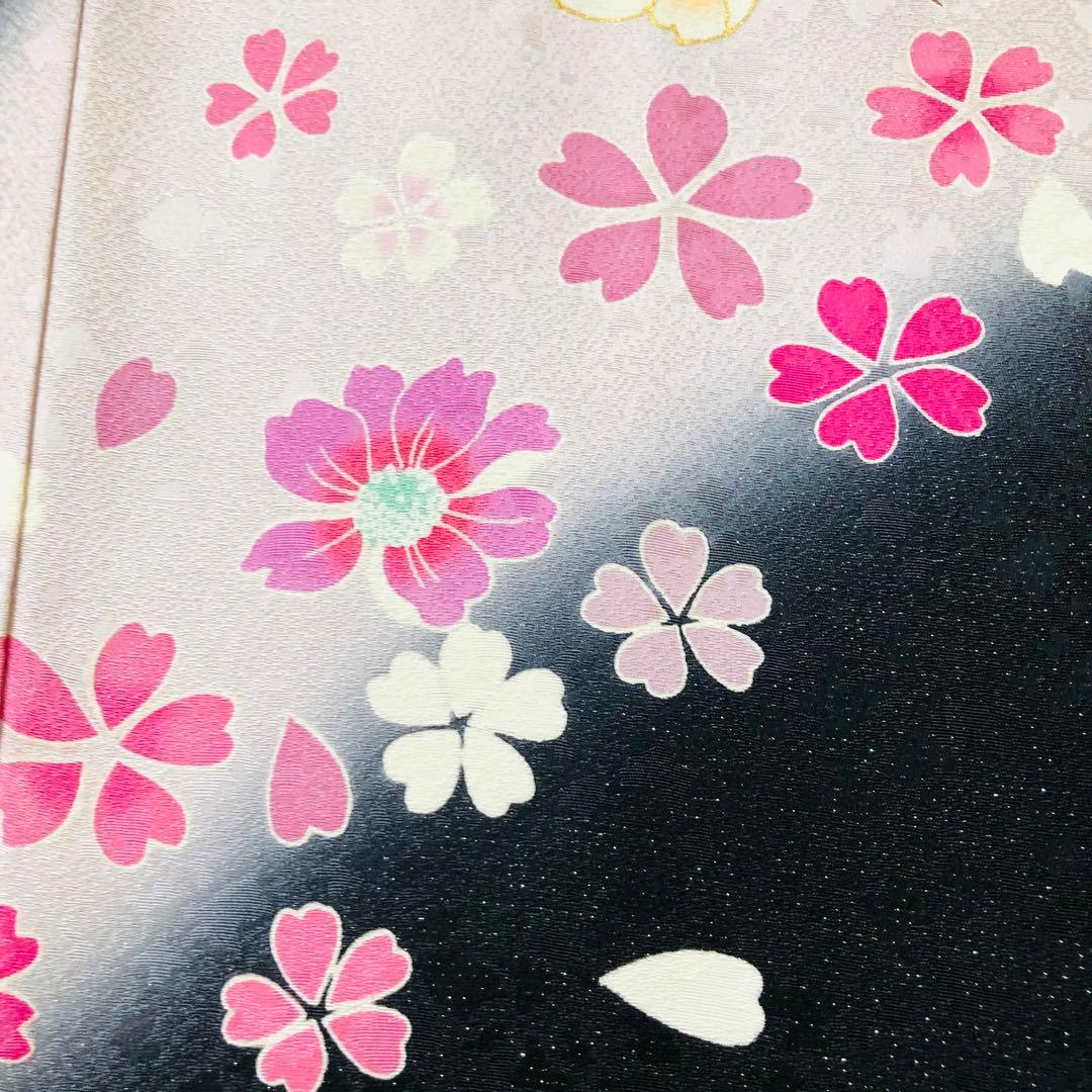 正絹振袖❤️人気黒地ラメキッラキラ煌びやか⭐︎桜舞い散る可憐金彩⭐︎暈し優しい銘品