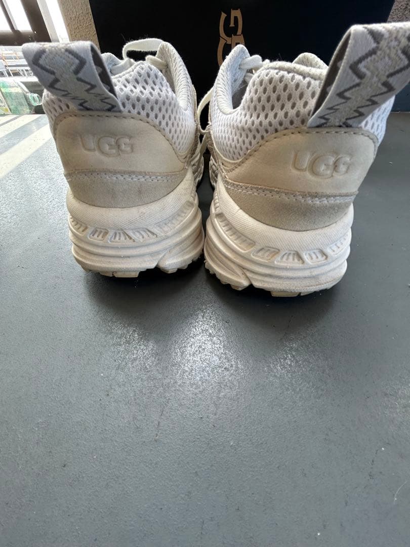 MM　 UGG CA805 meshホワイト ベージュ スニーカー